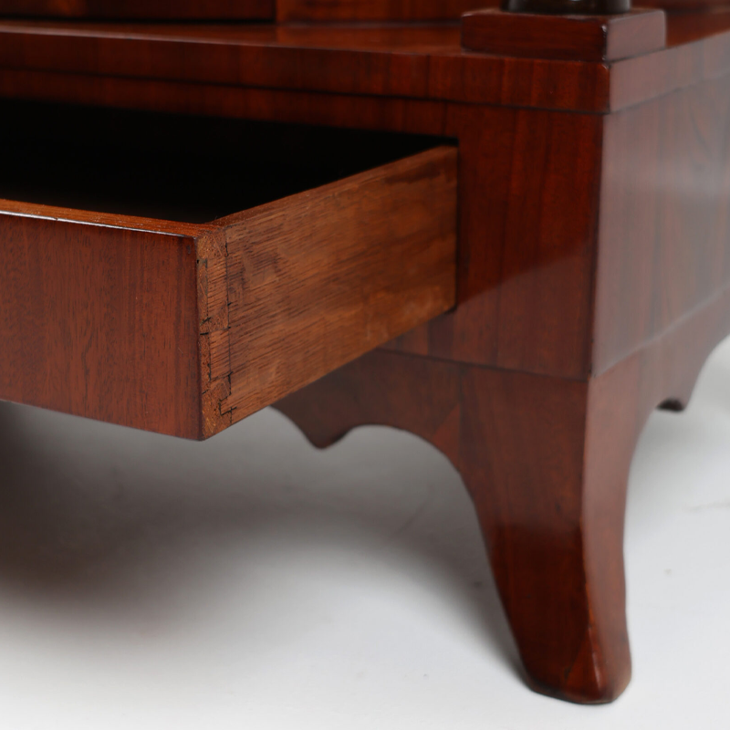 Biedermeier Halbschrank in Mahagoni