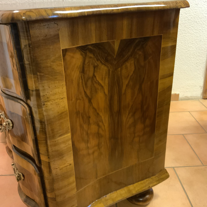 Kleine Barockkommode Nußbaum 1760