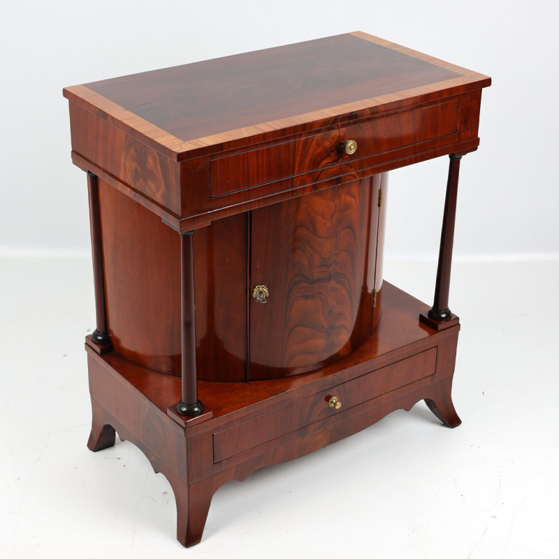 Biedermeier Halbschrank in Mahagoni