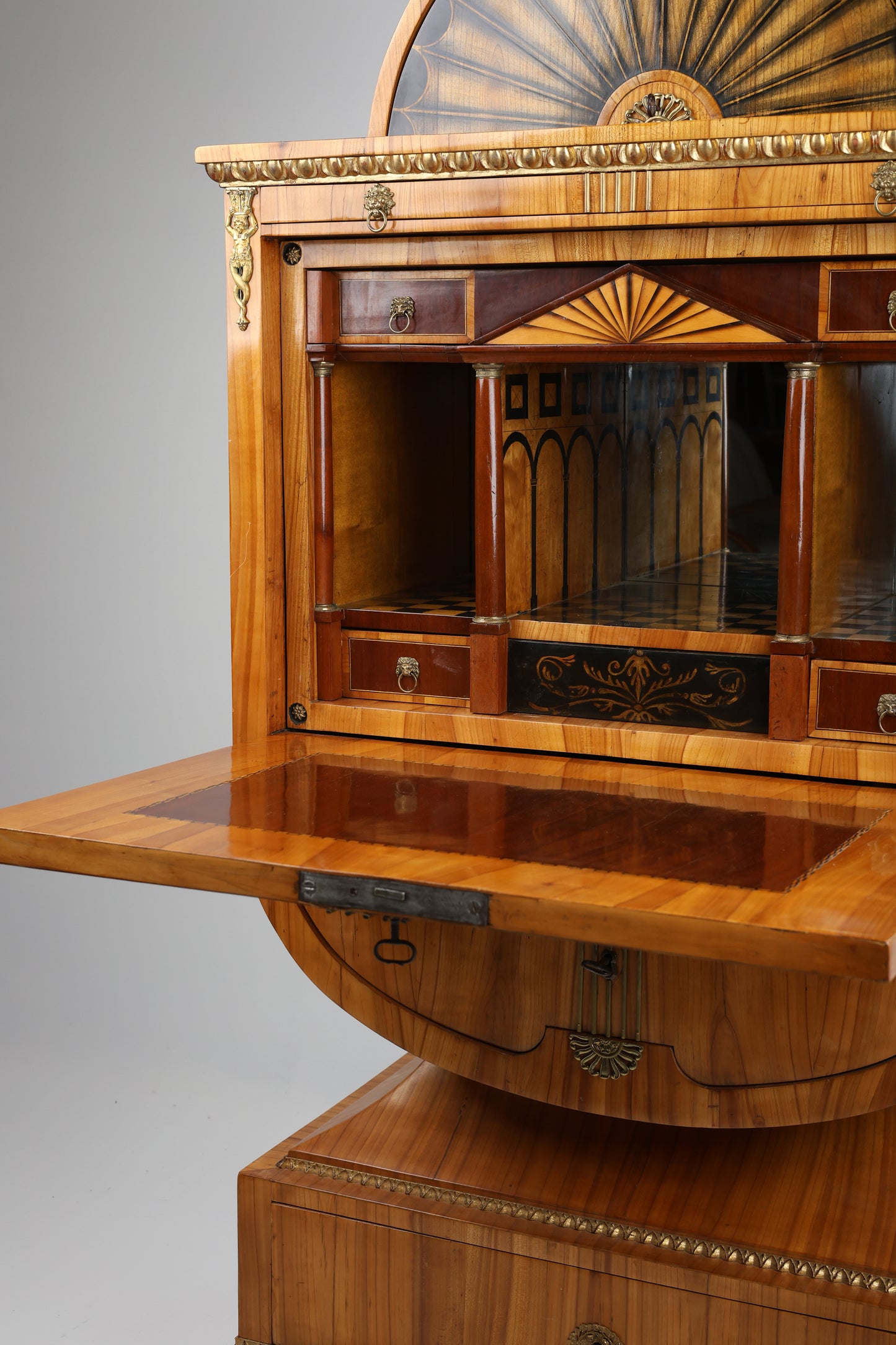Biedermeier Lyrasekretär in Kirschbaum Wien um 1815
