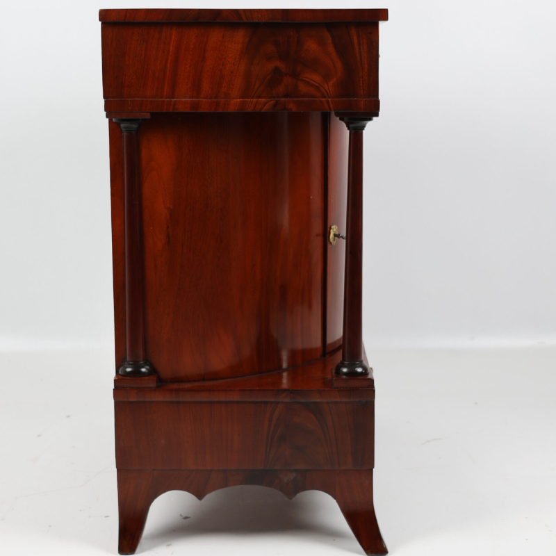 Biedermeier Halbschrank in Mahagoni