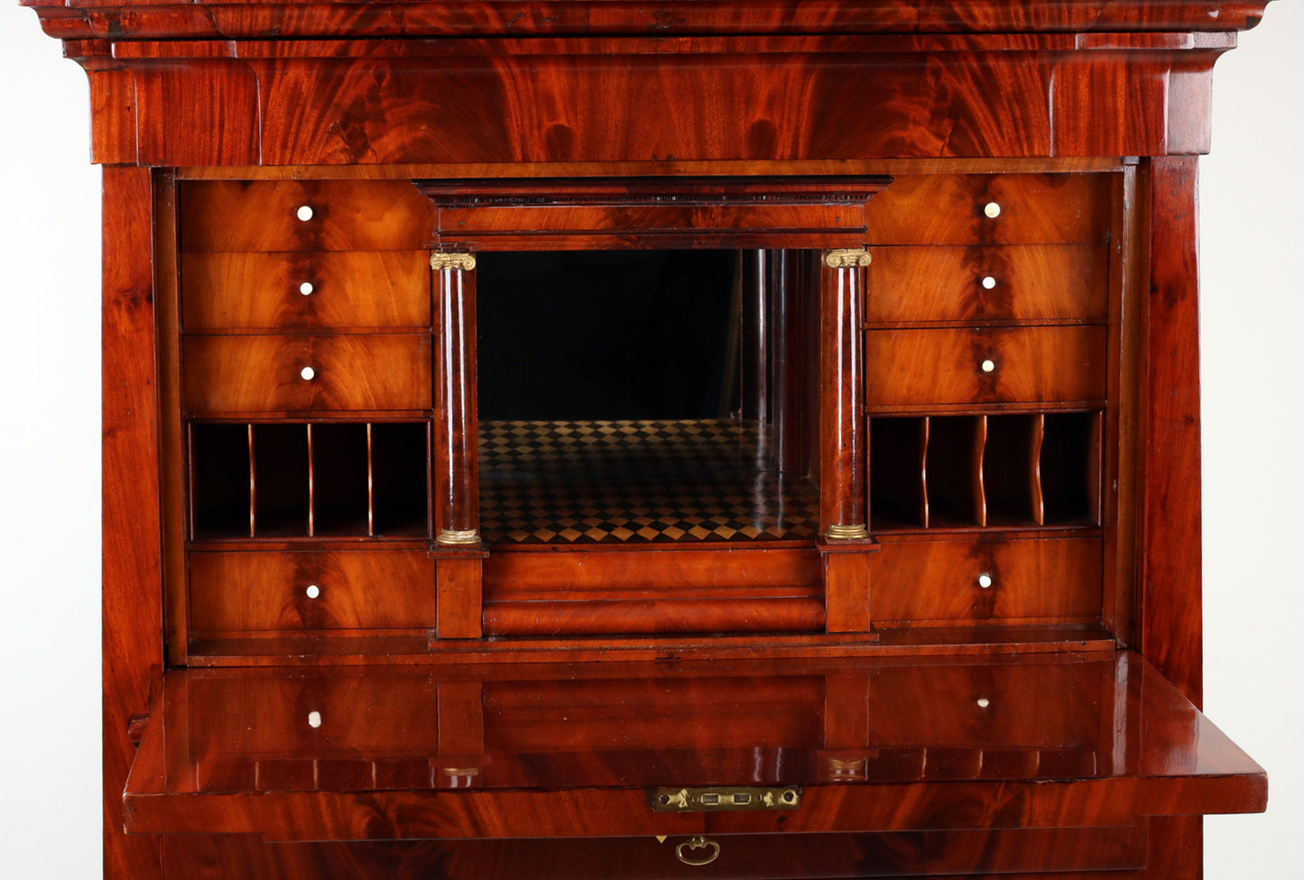 Konischer Biedermeier Sekretär in Mahagoni um 1820