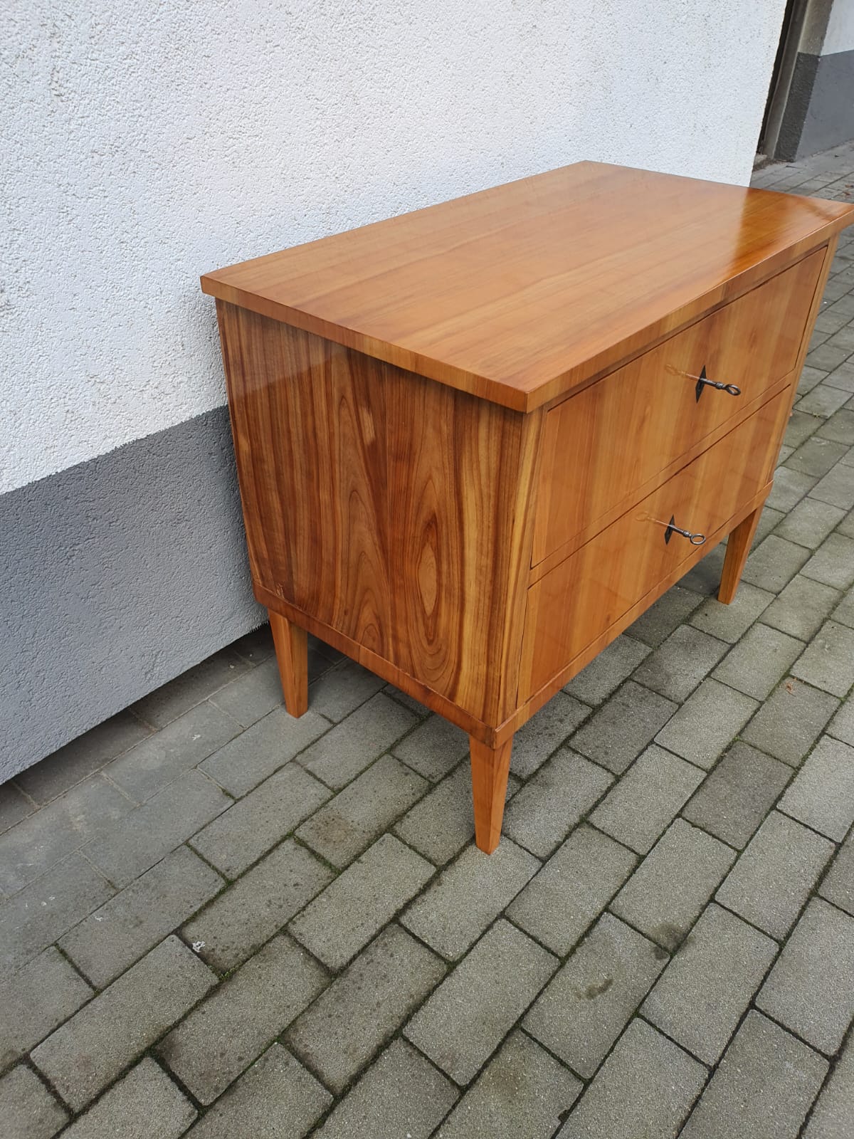 Kleine Biedermeier Kirschbaumkommode um 1820