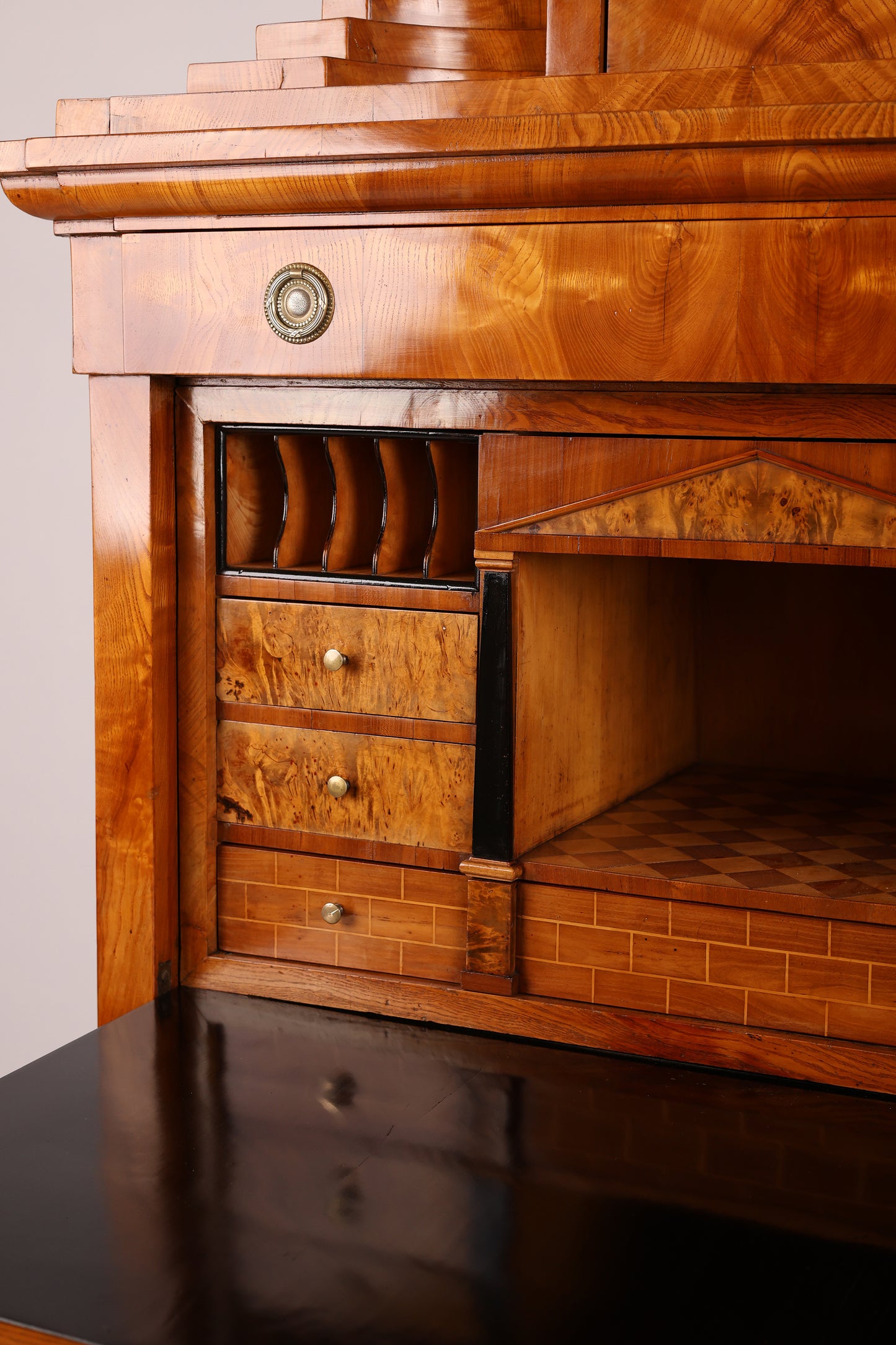 Biedermeier Sekretär in Esche um 1830