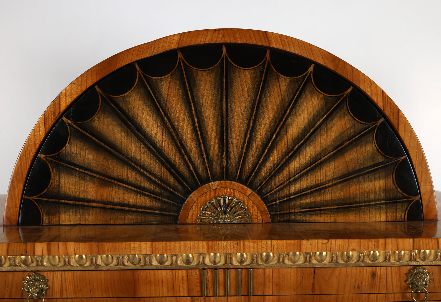 Biedermeier Lyrasekretär in Kirschbaum Wien um 1815