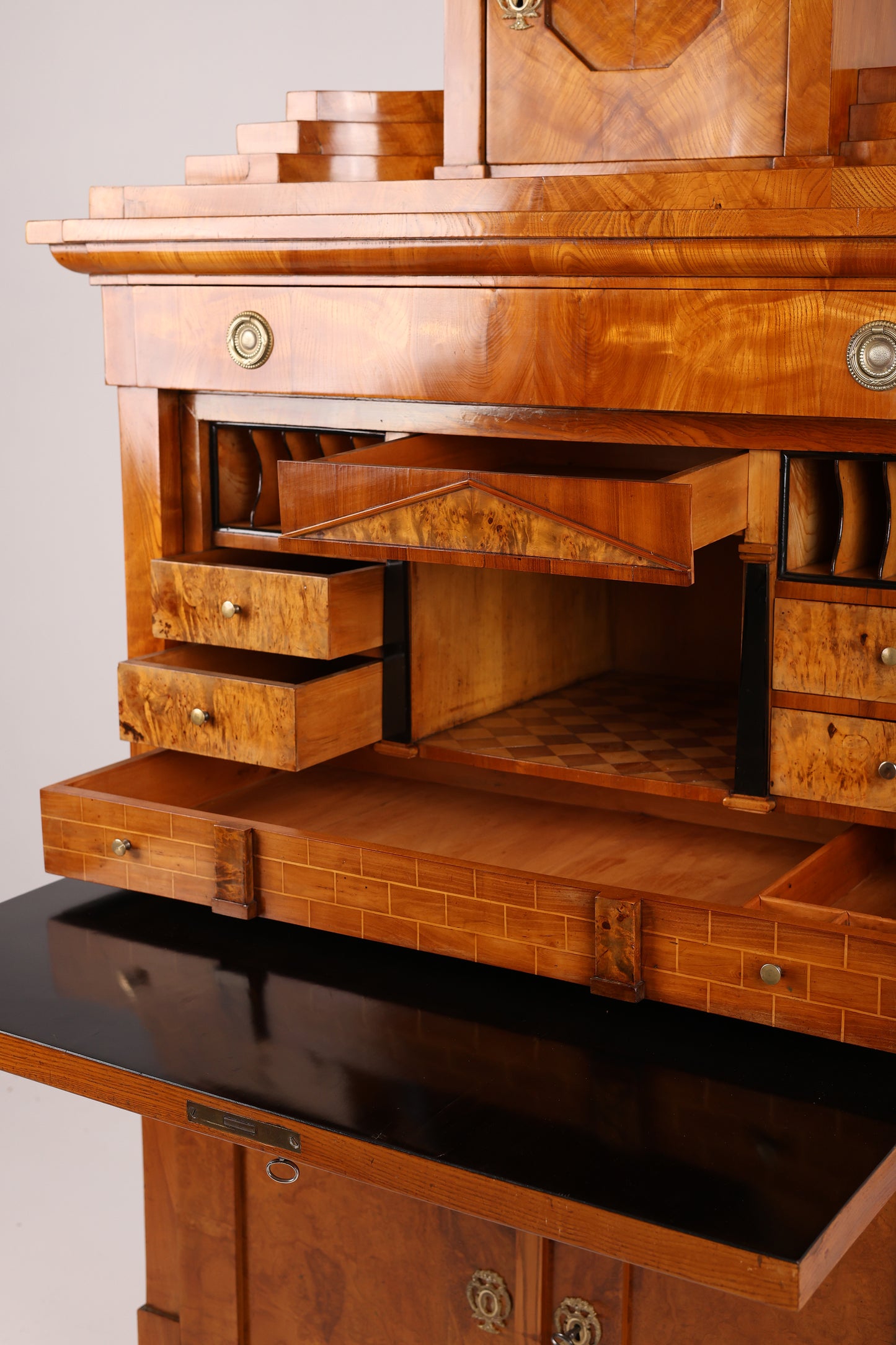Biedermeier Sekretär in Esche um 1830