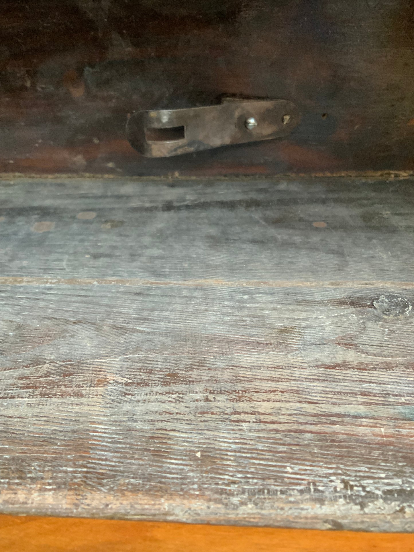 Biedermeier Vitrinenschrank in Kirschbaum um 1840