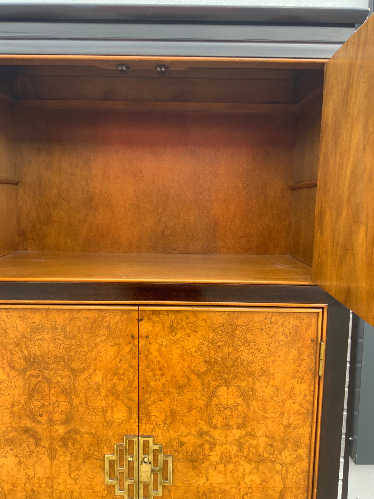 1970 s Vintage Chin Hua Hochschrank Designer Raymond Sobota