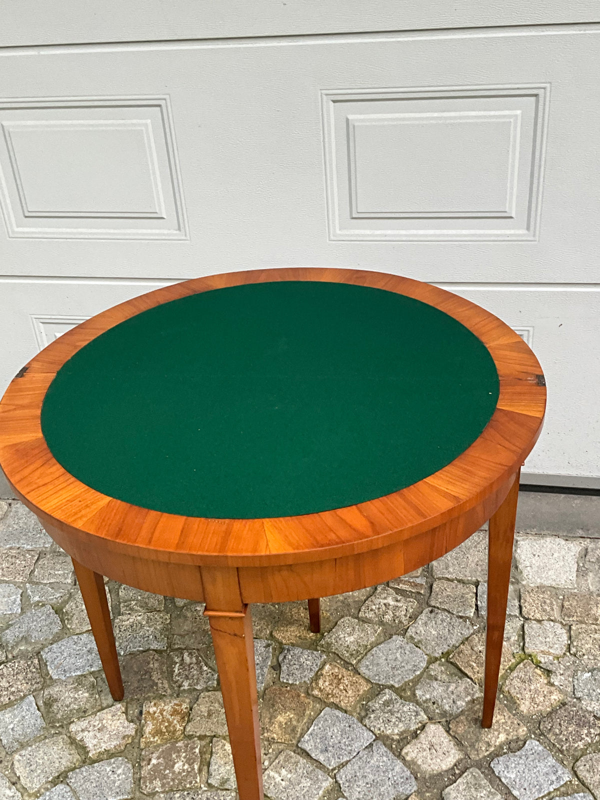 Biedermeier Demi Lune in Kirschbaum um 1830