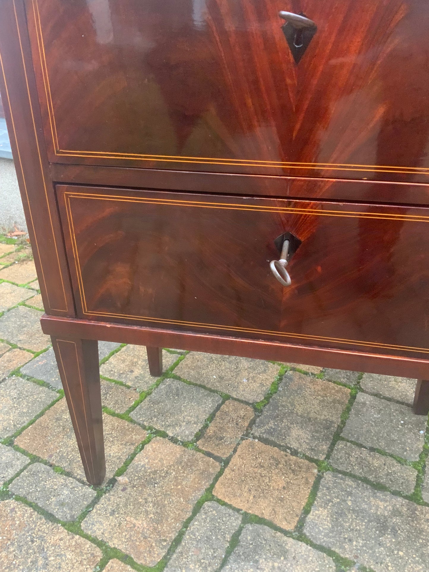 Biedermeier Pfeilerkommode in Mahagoni um 1830