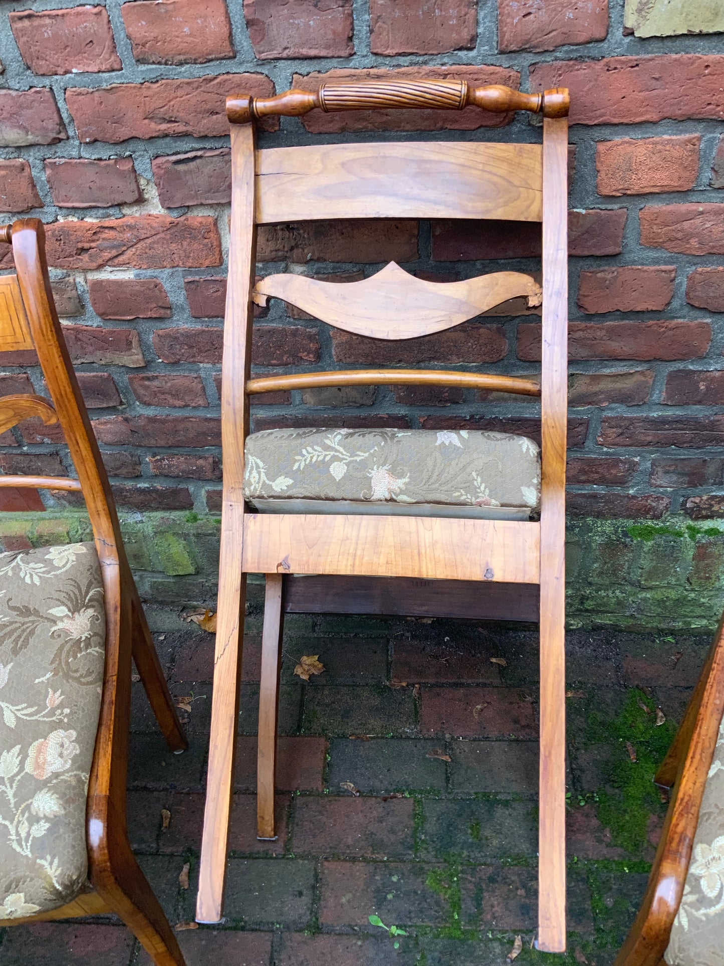 4 Set Biedermeierstühle in Kirschbaum um 1840