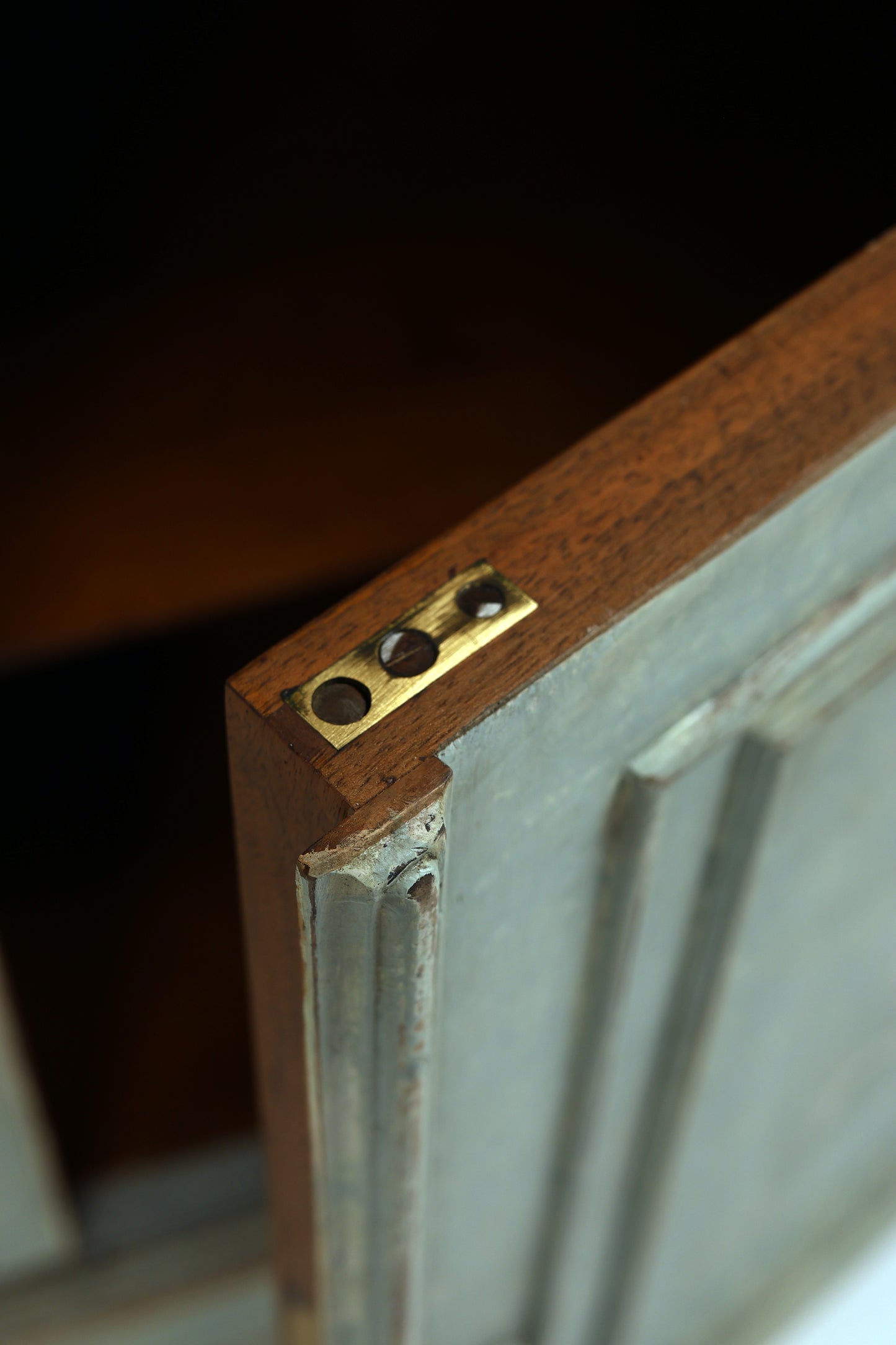 Halbschrank im Gustavianischen Stil Schweden um 1830