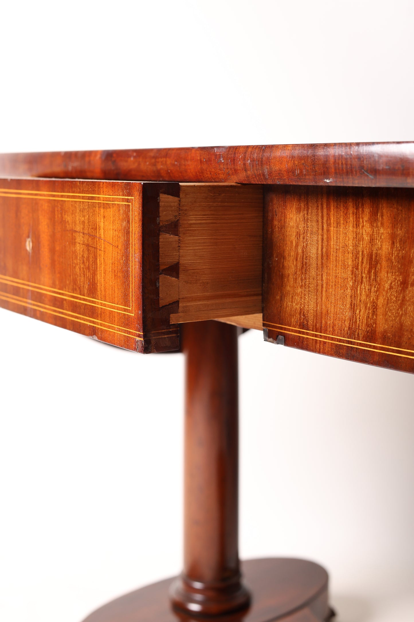 Biedermeier Wangentisch in Magoni um 1830