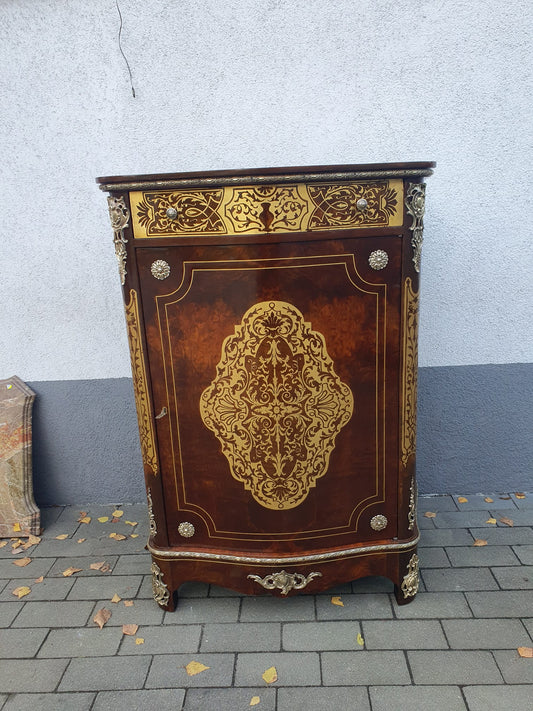 Halbschrank Napoleoen III Nussbaum 1. Hälfte des 20 Jh