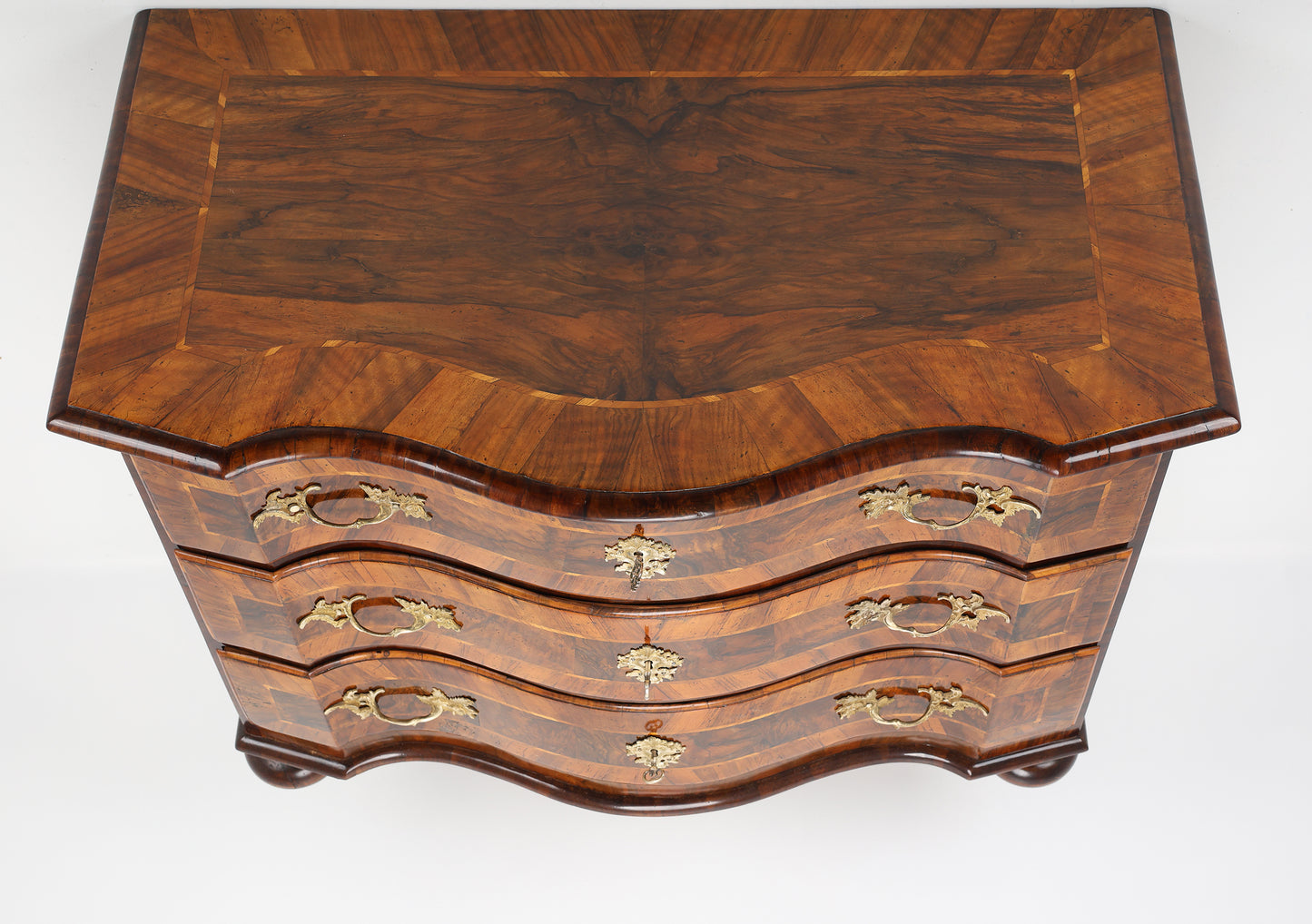 Barockkommode in Nussbaum um 1770