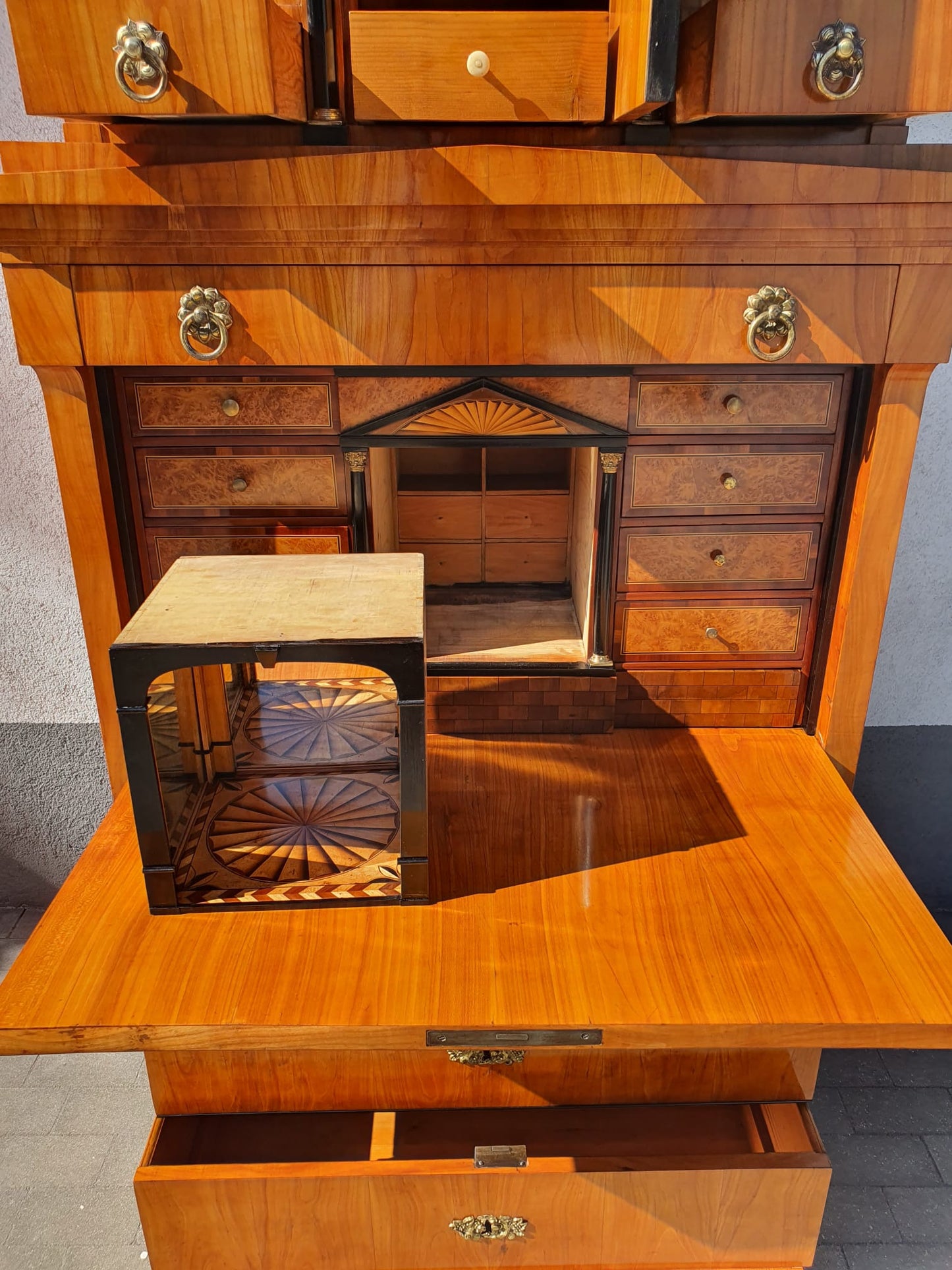Originaler Biedermeier Sekretär in Kirschbaum Dresden um 1820