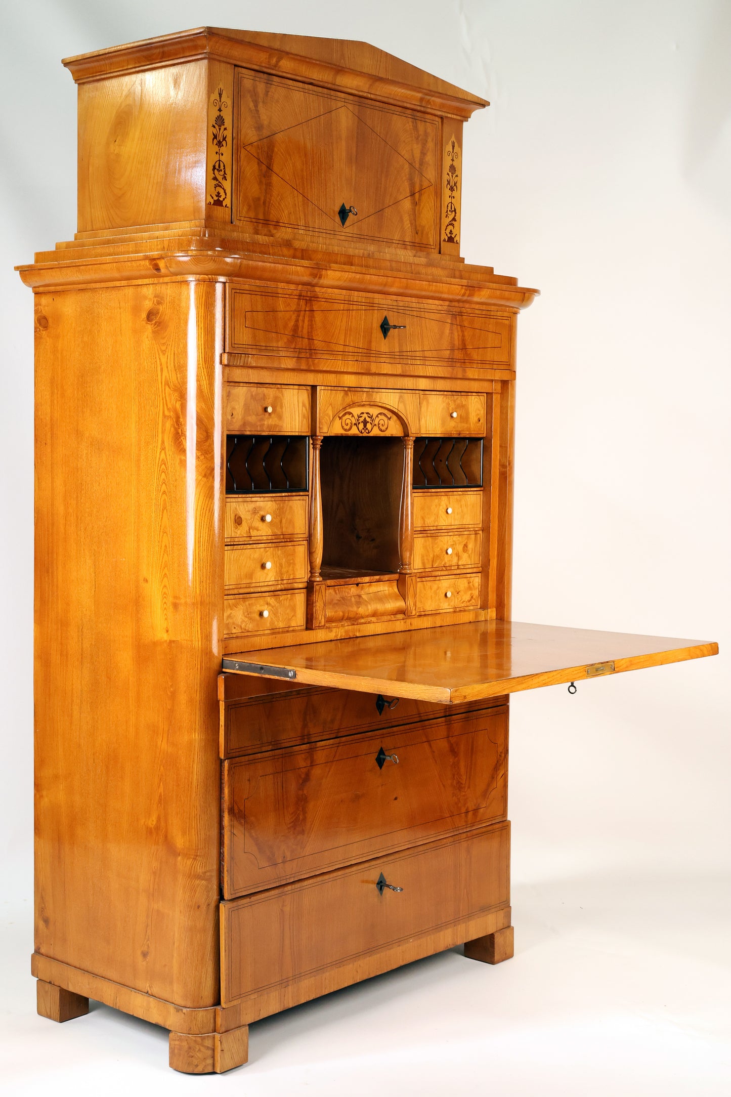 Biedermeier Aekretär mit Aufsatz in Esche