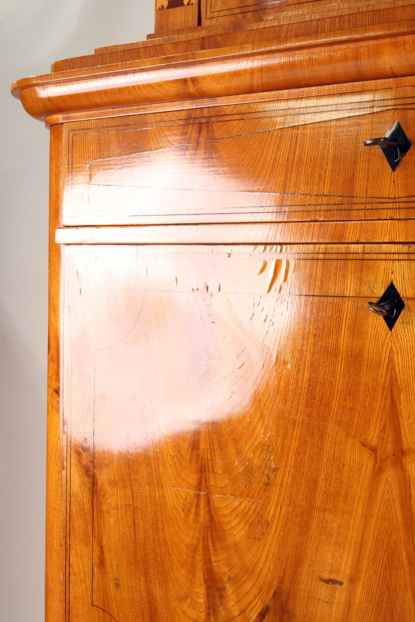 Biedermeier Aekretär mit Aufsatz in Esche