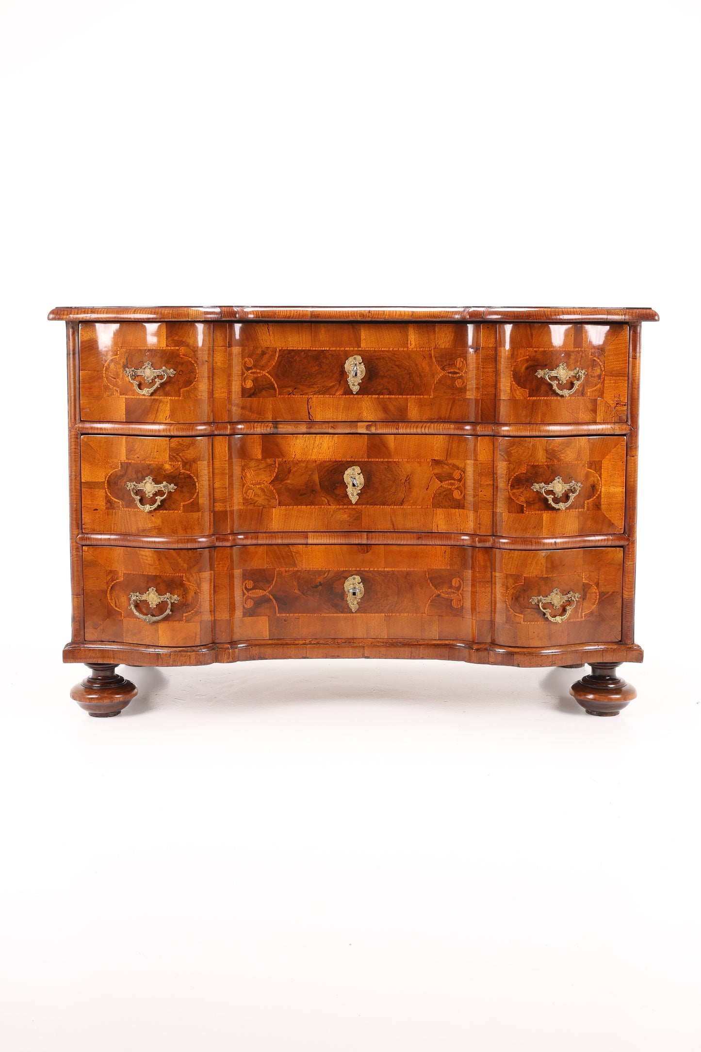 Barockkommode in Nussbaum um 1760