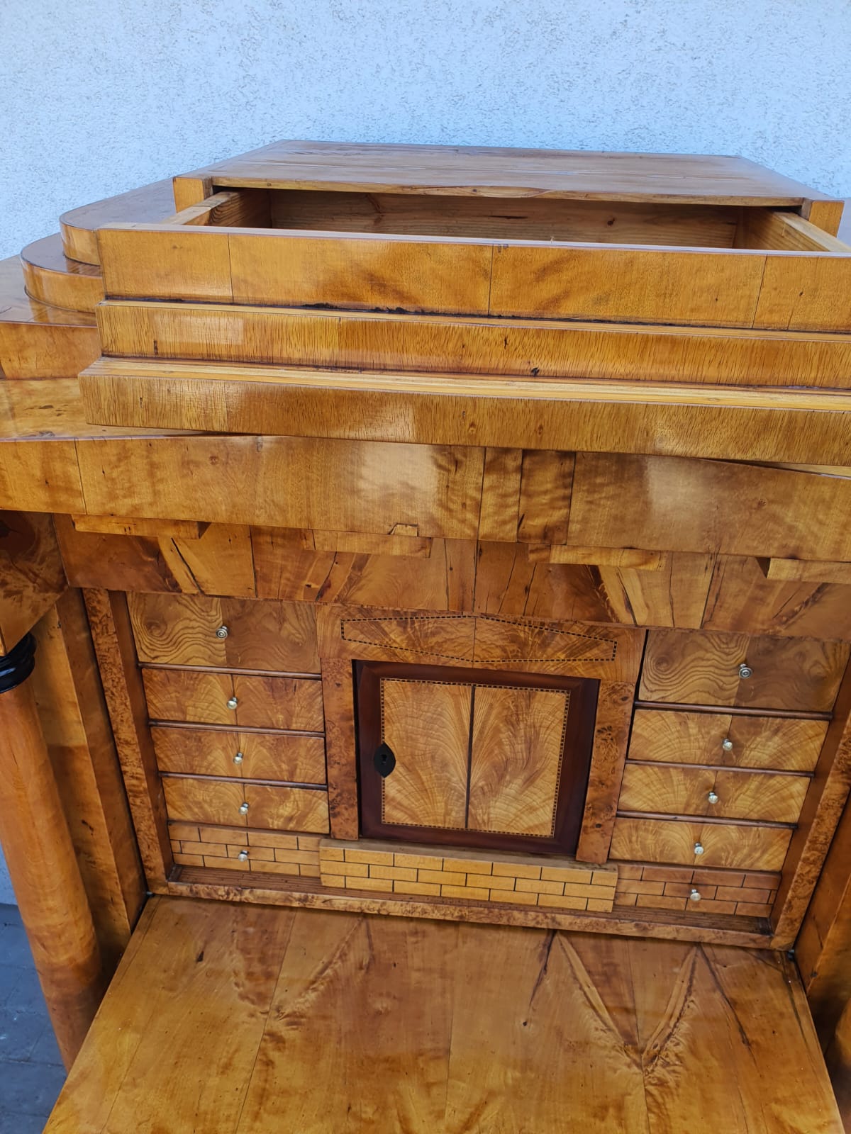 Biedermeier Sekretär in Kirschbaum um 1820