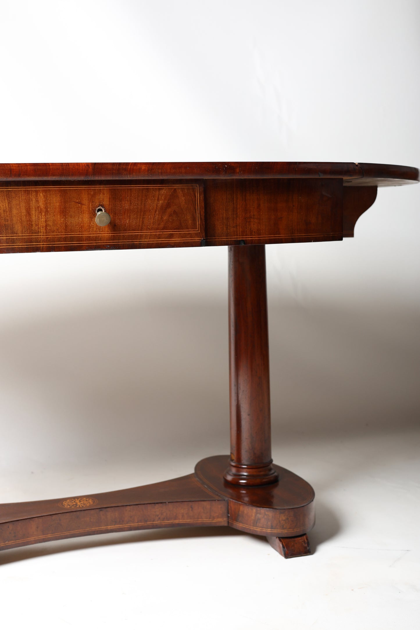 Biedermeier Wangentisch in Magoni um 1830