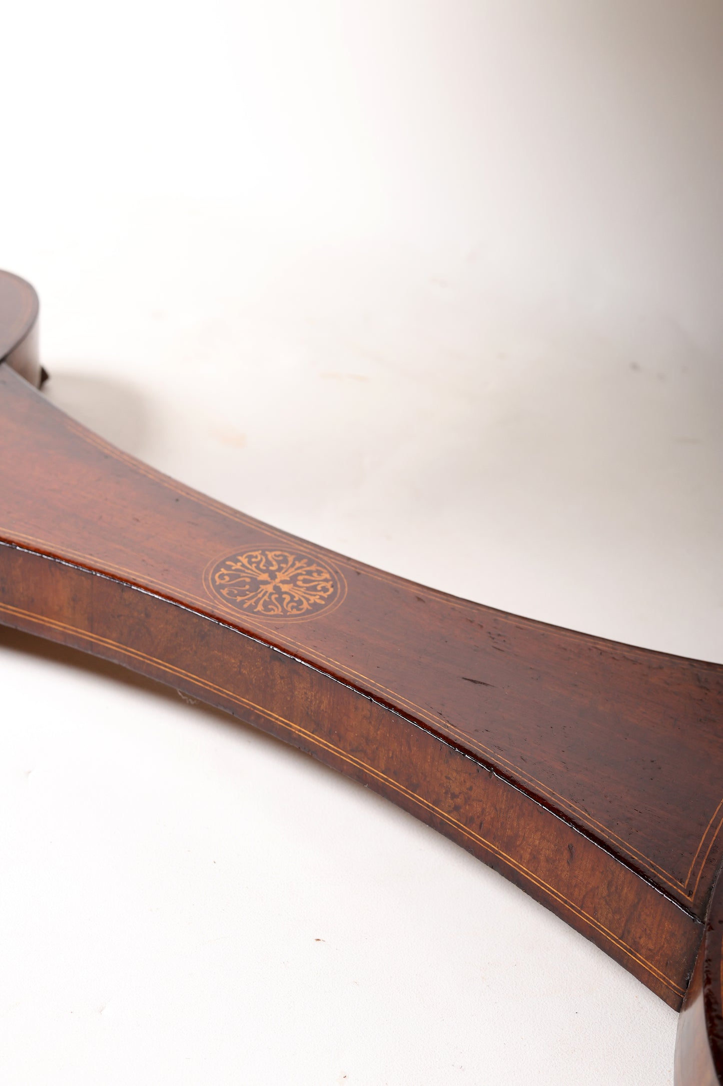 Biedermeier Wangentisch in Magoni um 1830