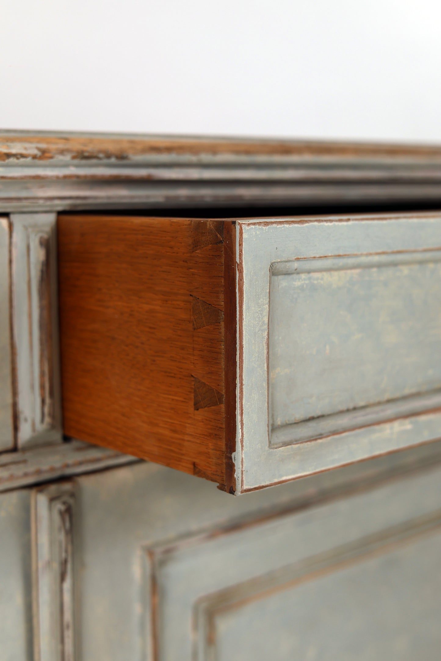 Halbschrank im Gustavianischen Stil Schweden um 1830