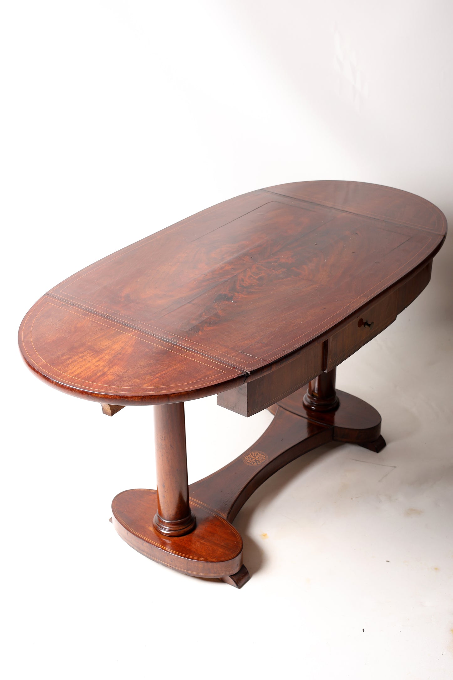 Biedermeier Wangentisch in Magoni um 1830