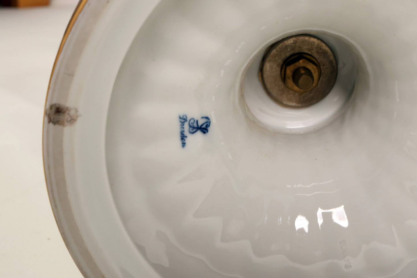 Prunkvase mit Schlangenhenkelvase Manufaktur Dresden