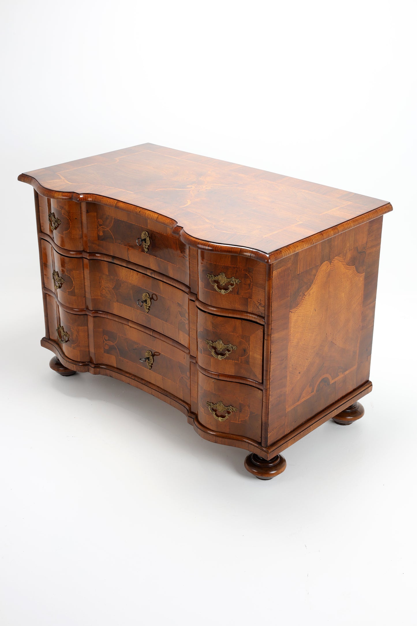 Barockkommode in Nussbaum um 1760