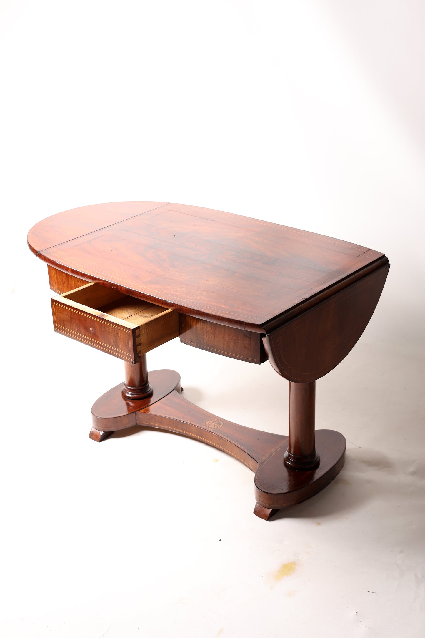 Biedermeier Wangentisch in Magoni um 1830