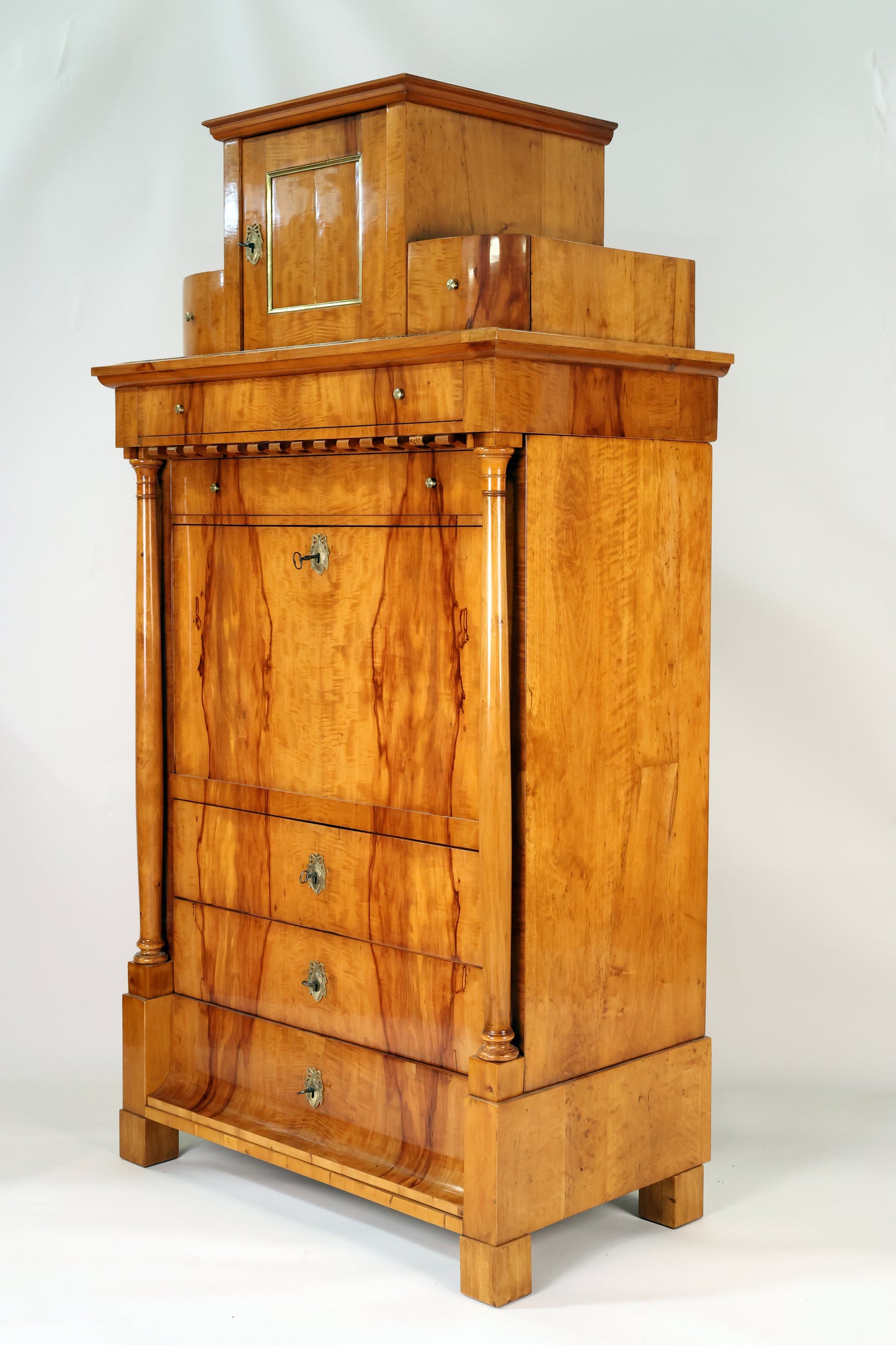 Biedermeier Sekretär in Apfelholz um 1820