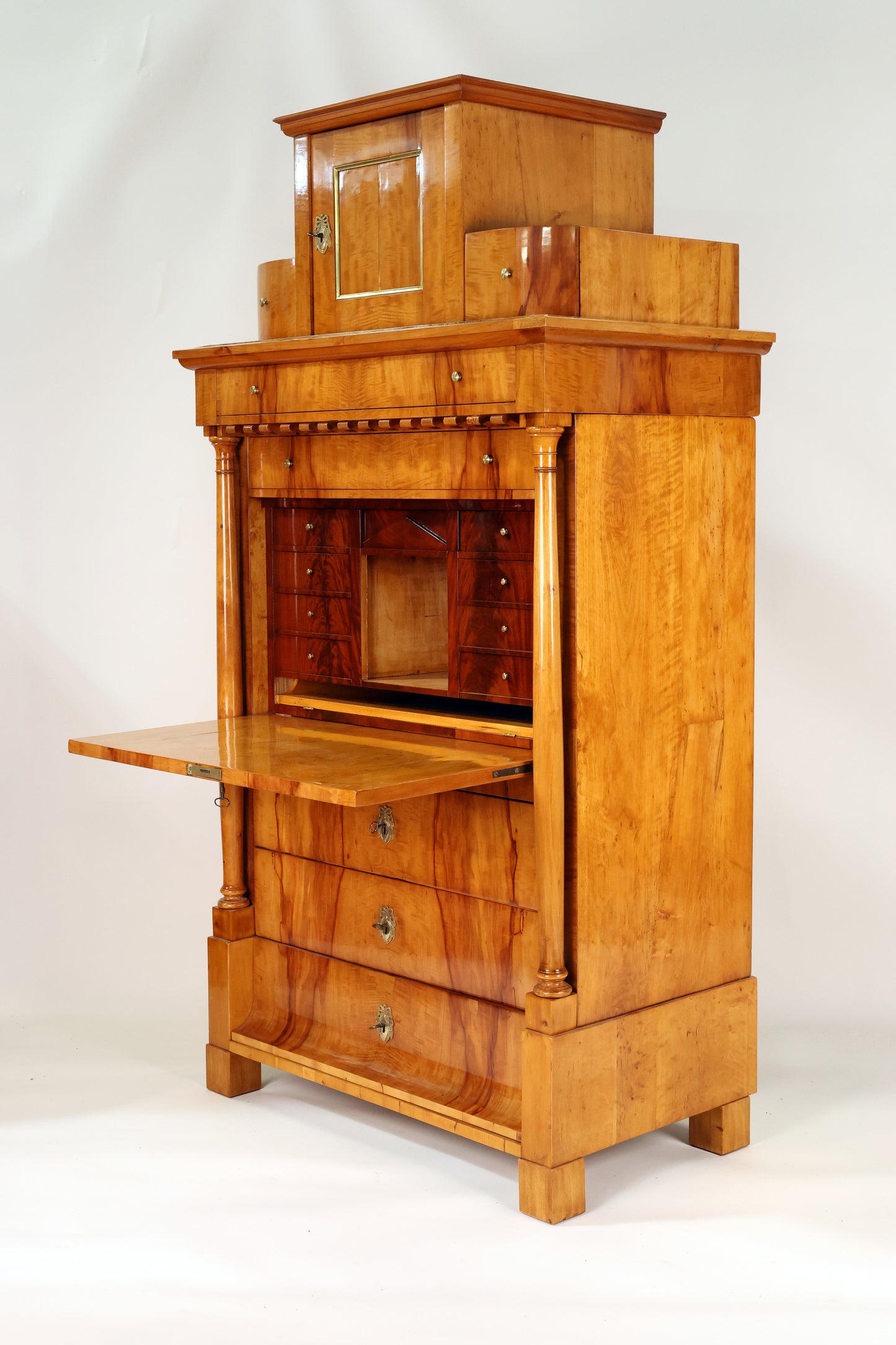Biedermeier Sekretär in Apfelholz um 1820