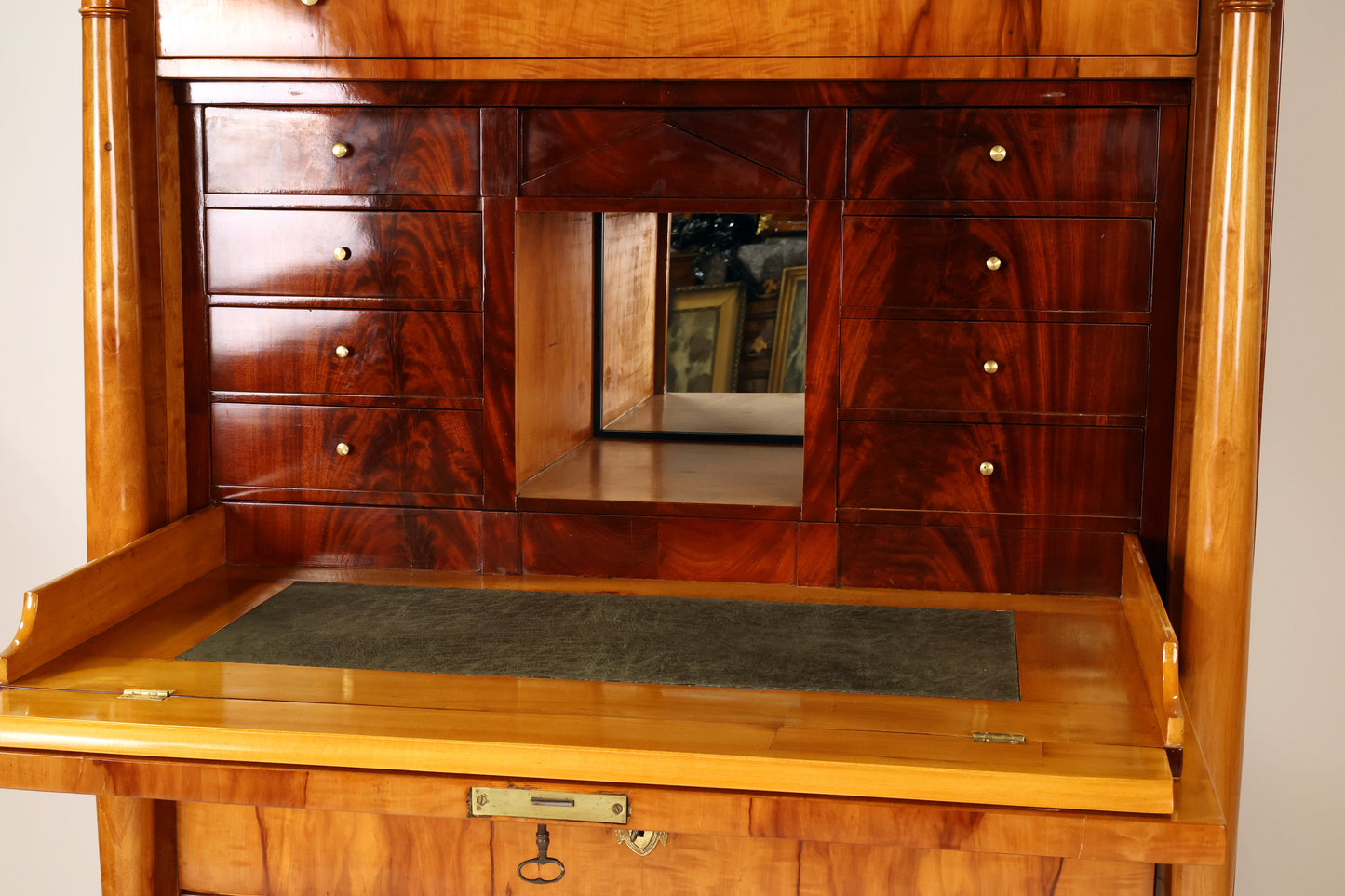 Biedermeier Sekretär in Apfelholz um 1820