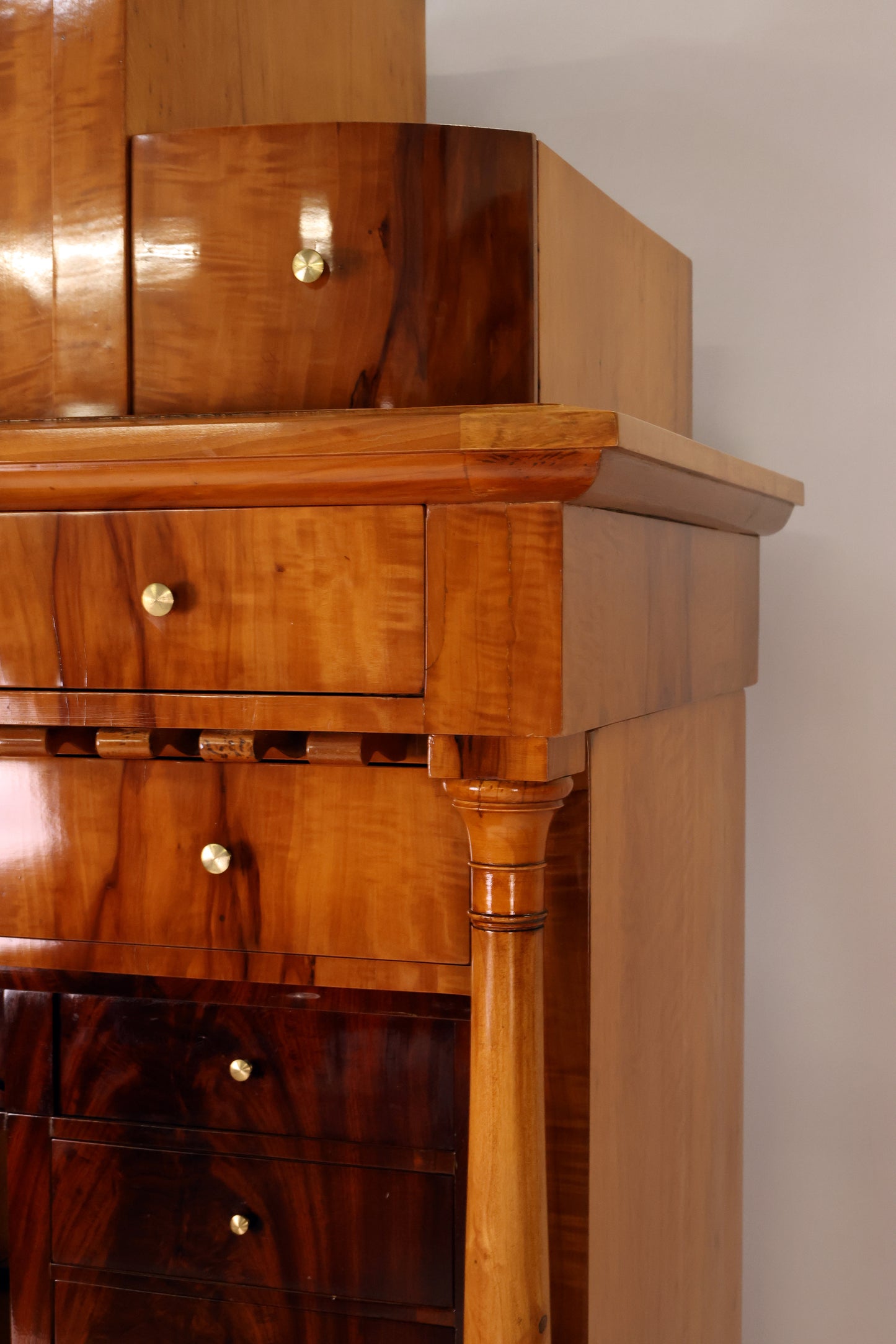 Biedermeier Sekretär in Apfelholz um 1820