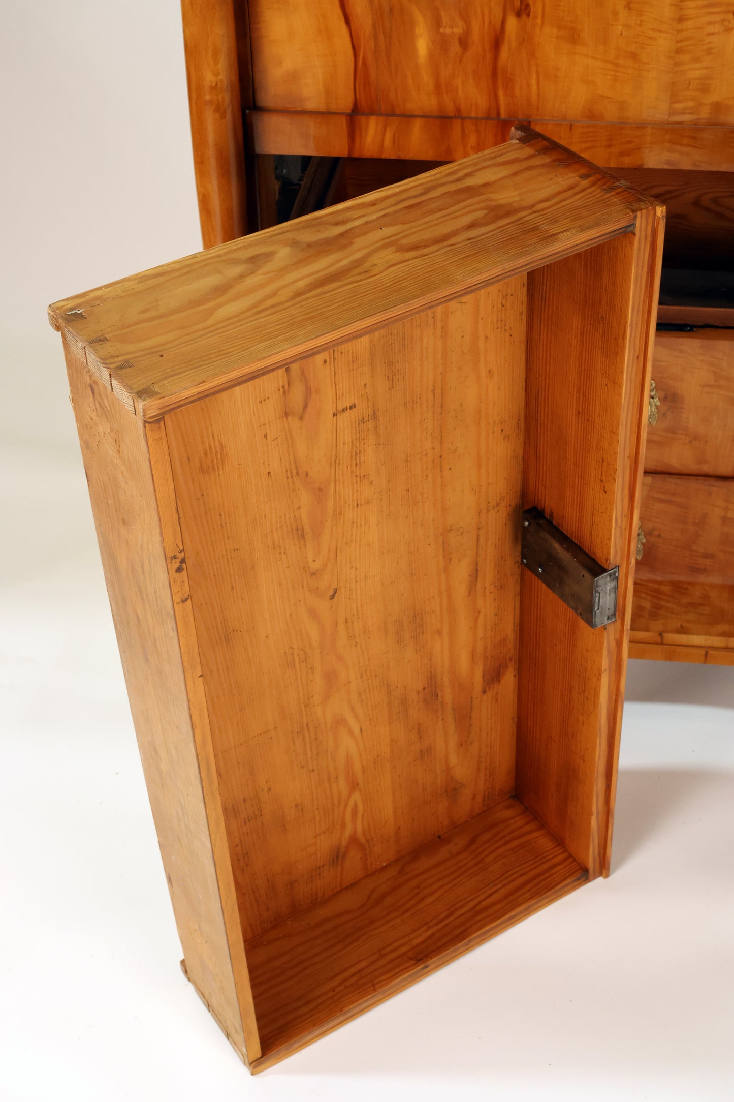 Biedermeier Sekretär in Apfelholz um 1820