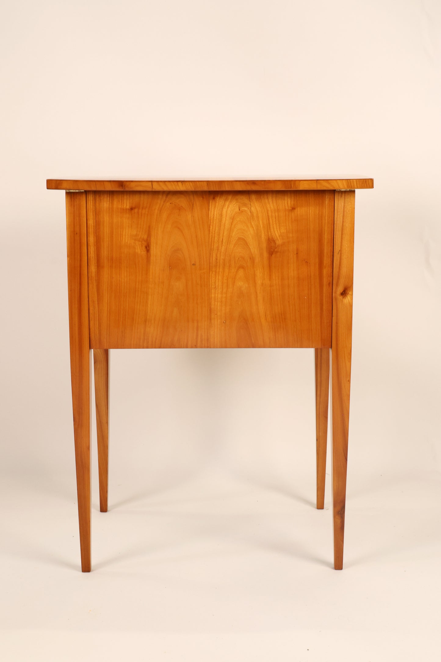 Beistelltisch Biedermeier in Kirschbaum um 1830