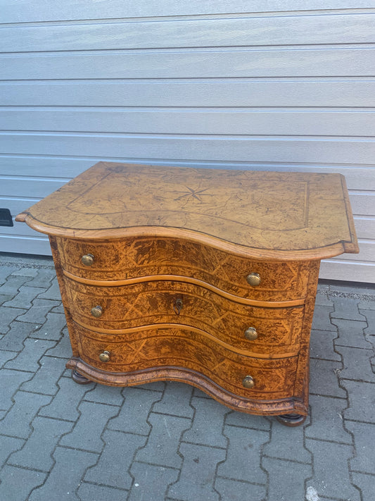 Braunschweiger Barockkommode in Ahornmaser um 1760