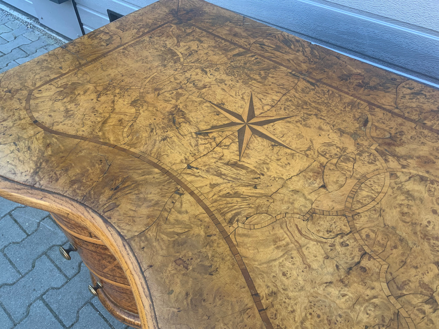 Braunschweiger Barockkommode in Ahornmaser um 1760