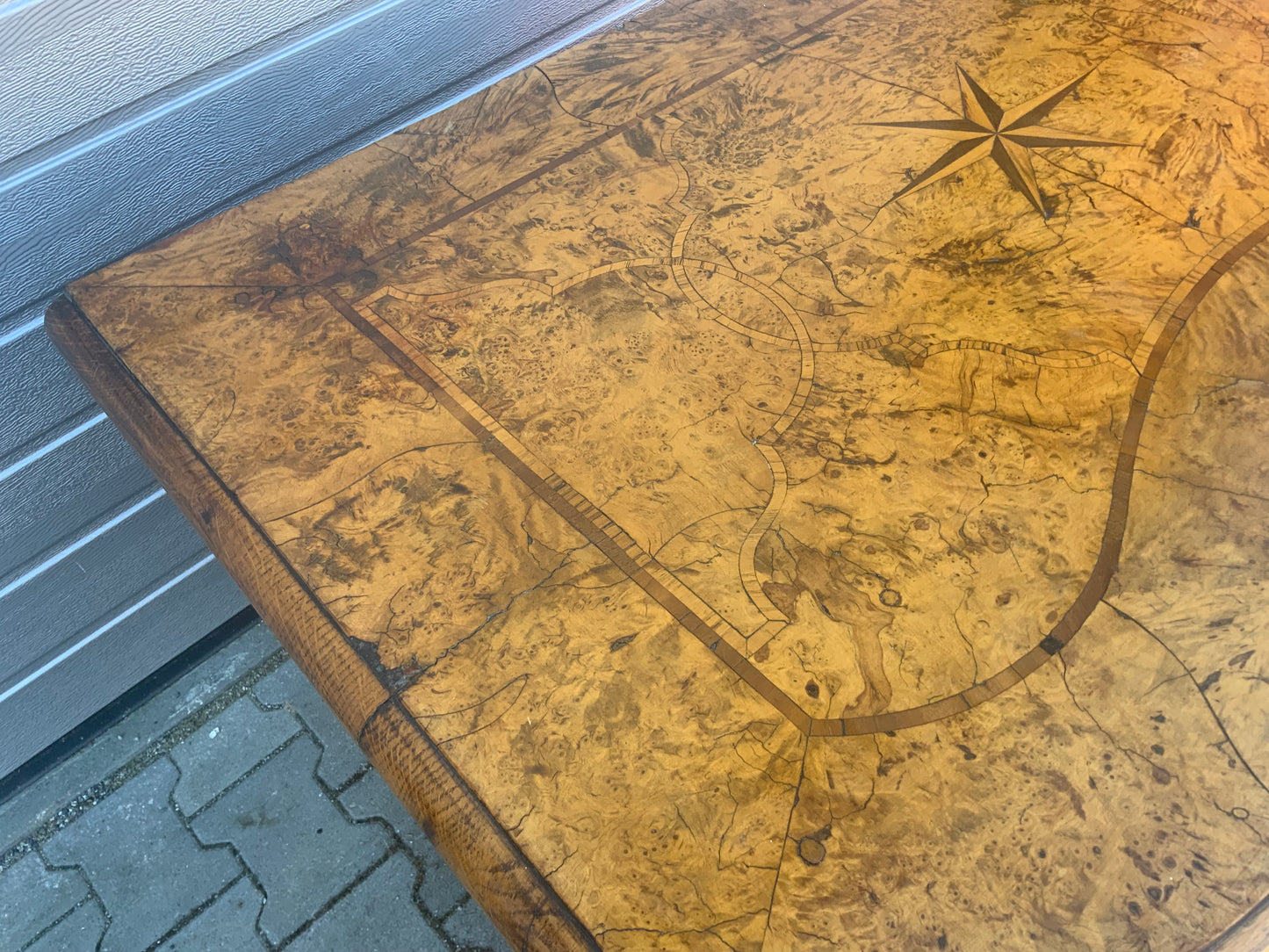 Braunschweiger Barockkommode in Ahornmaser um 1760