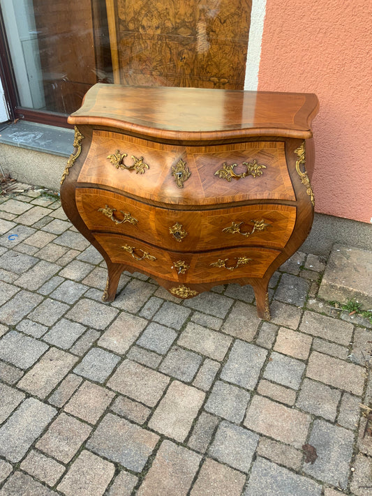 Skandinavische Barockkommode in Nussbaum um 1900