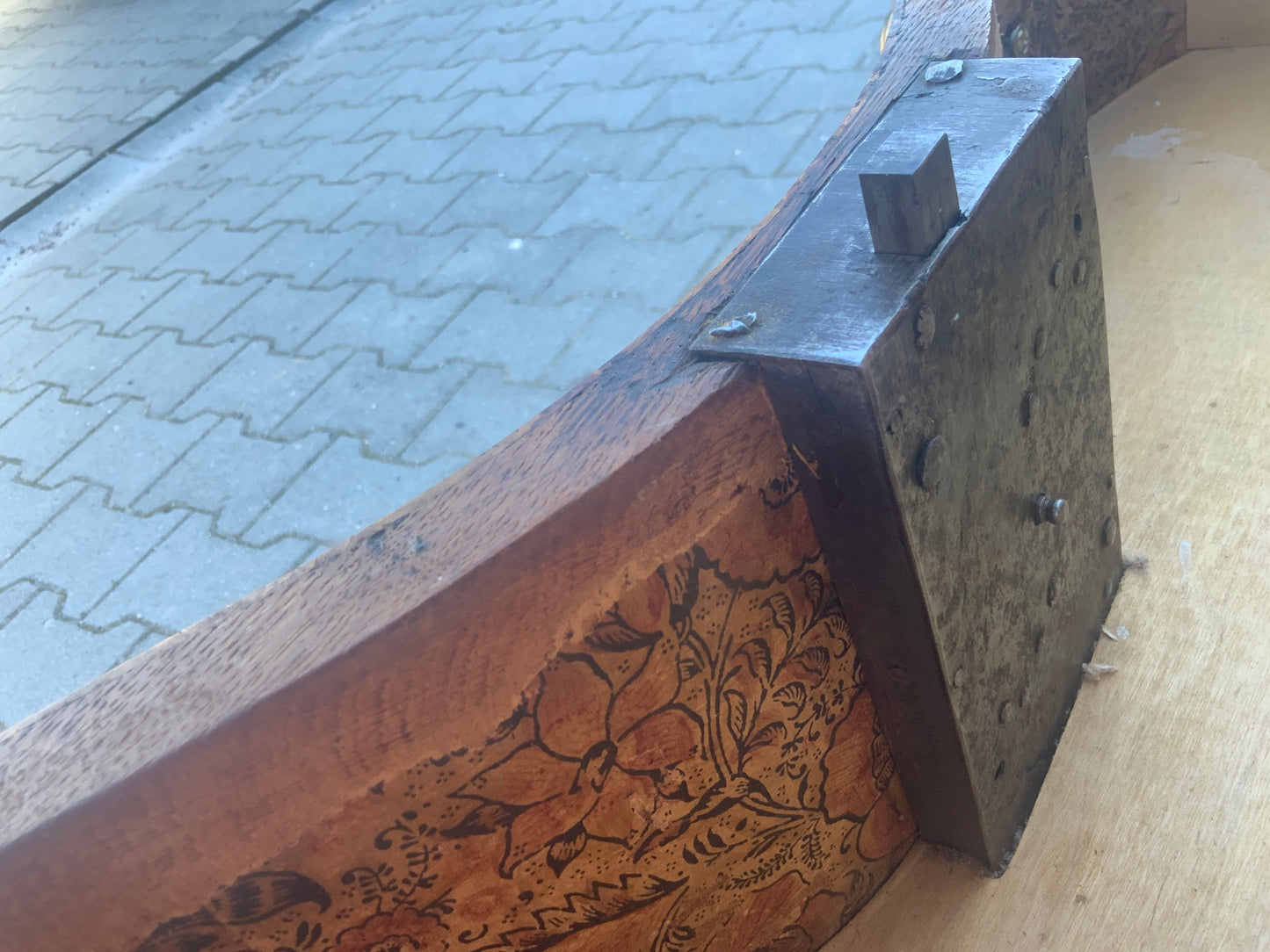 Braunschweiger Barockkommode in Ahornmaser um 1760