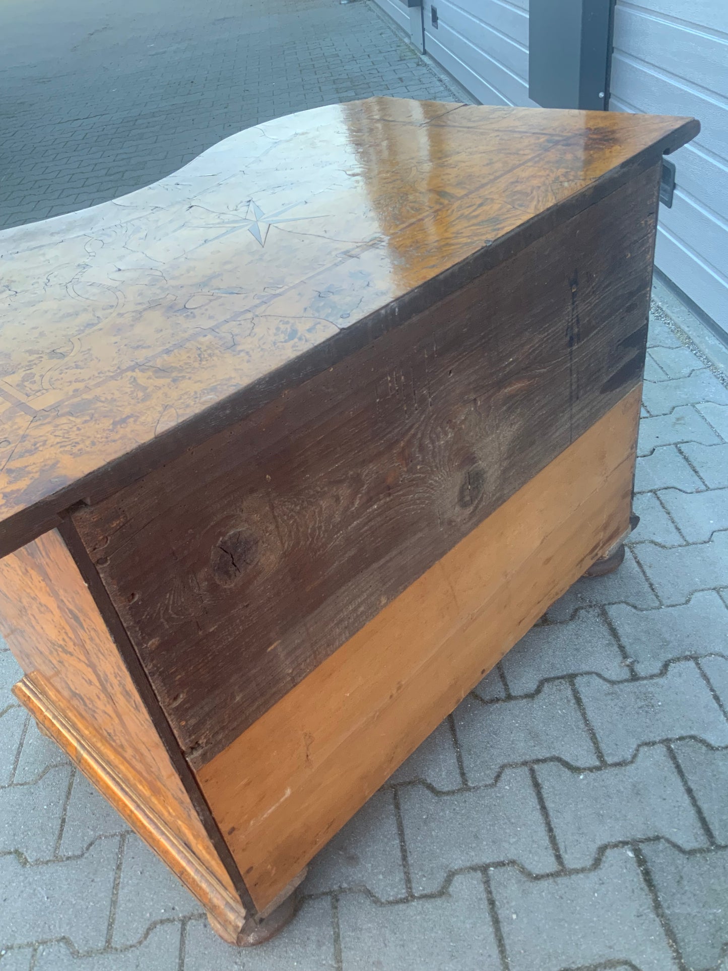 Braunschweiger Barockkommode in Ahornmaser um 1760