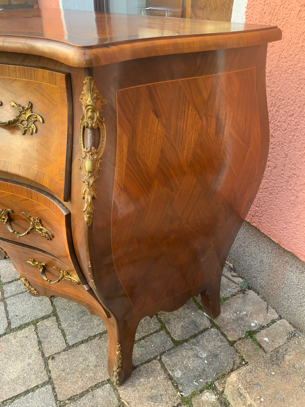Skandinavische Barockkommode in Nussbaum um 1900