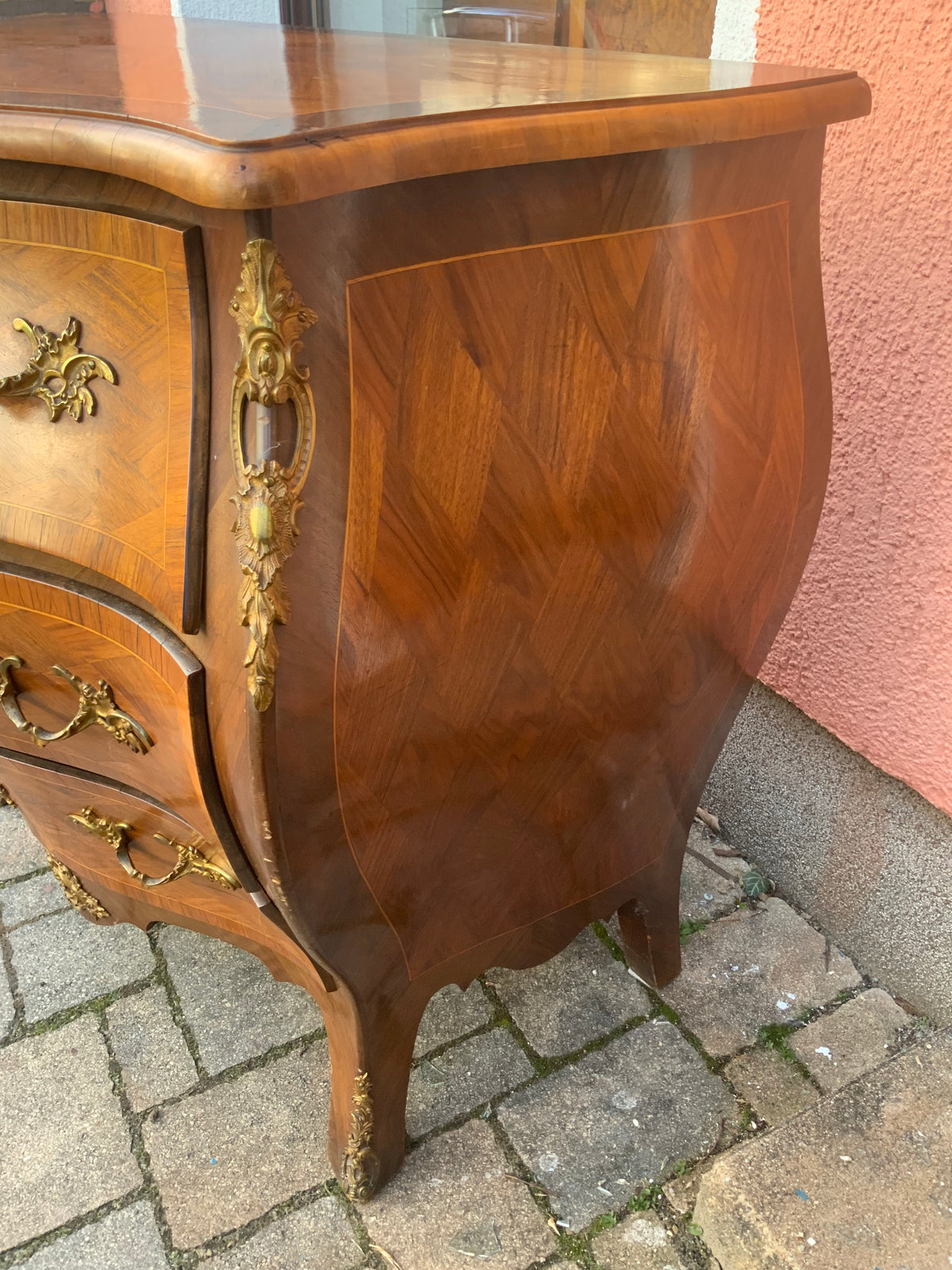 Skandinavische Barockkommode in Nussbaum um 1900