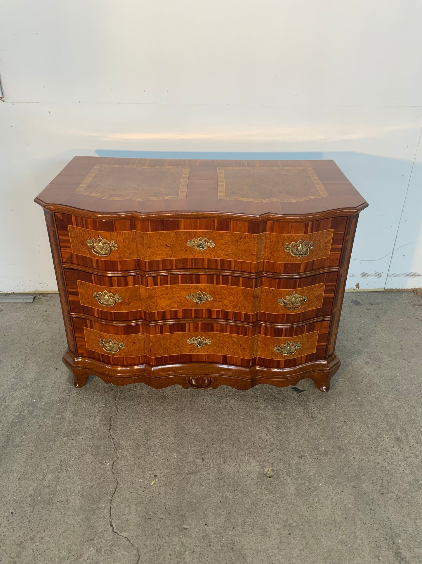 Barockkommode in Zwetschge um 1770