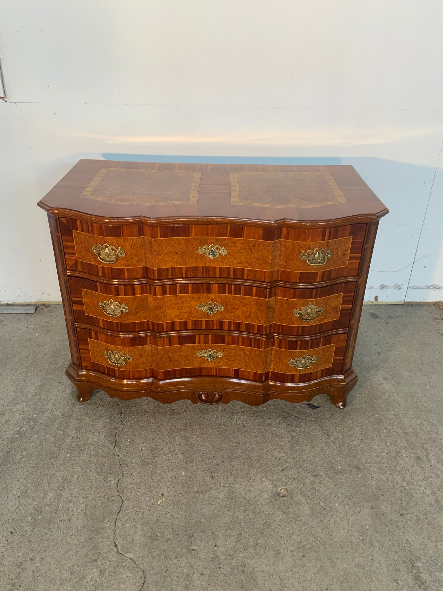 Barockkommode in Zwetschge um 1770