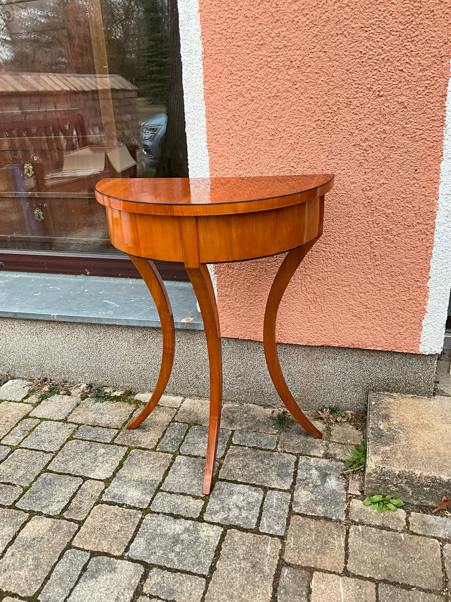 Biedermeier Demi Lune in Kirschbaum