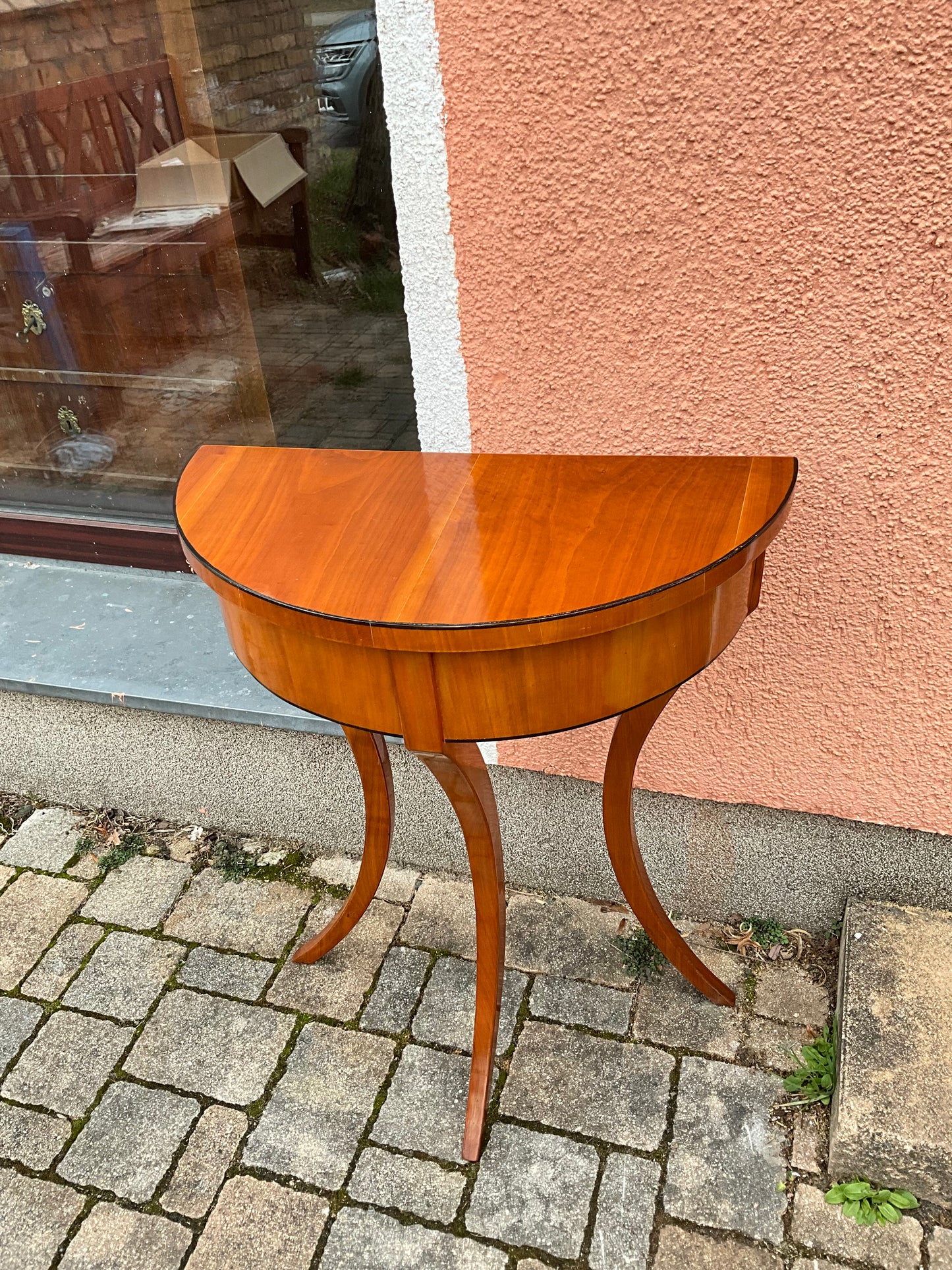 Biedermeier Demi Lune in Kirschbaum