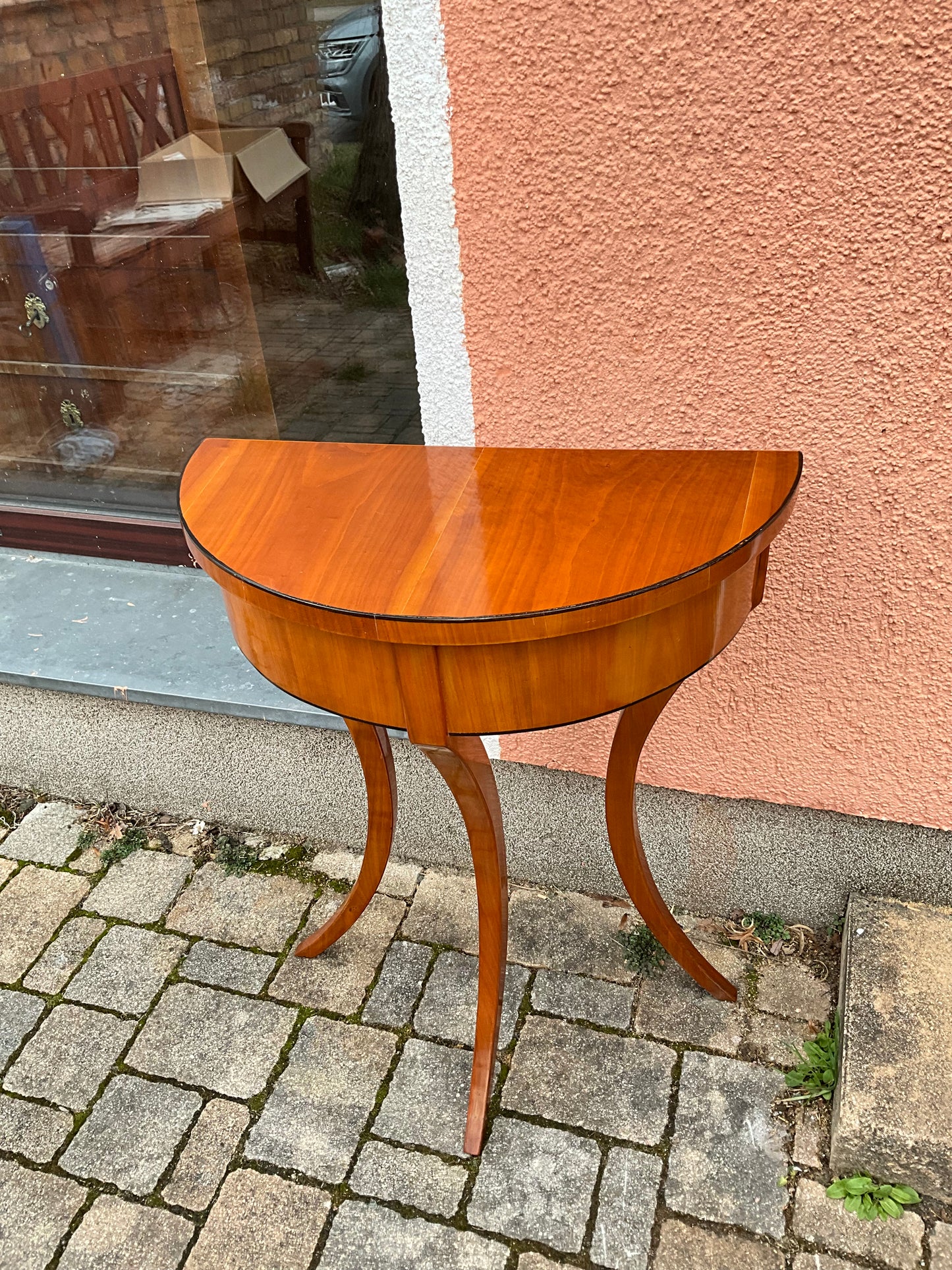 Biedermeier Demi Lune in Kirschbaum